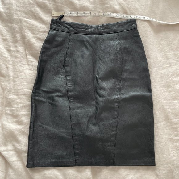 Vintage High Waisted Leather Skirt - Picture 4 of 9